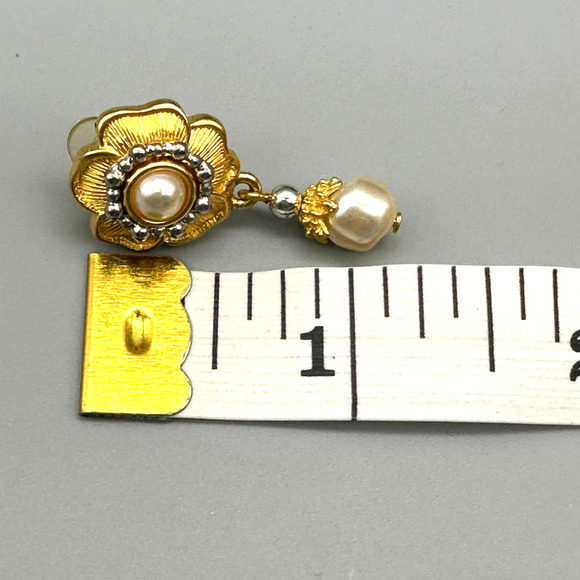 LIZ CLAIBORNE Gold-Tone Faux Pearl Flower Dangle Drop Pierced Earrings EUC - Picture 7 of 7